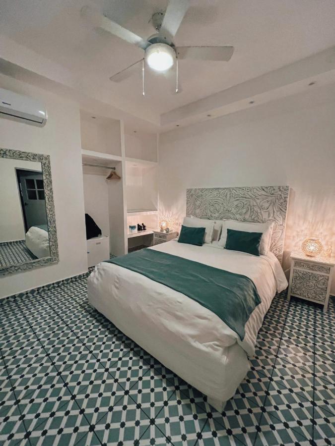 Mosquito Boutique Hotel Zona Colonial Санто-Доминго Экстерьер фото